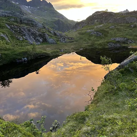 Historic House, 1880 - Stunning Panoramic Views Sørvågen