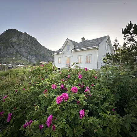 Historic House, 1880 - Stunning Panoramic Views * Sørvågen