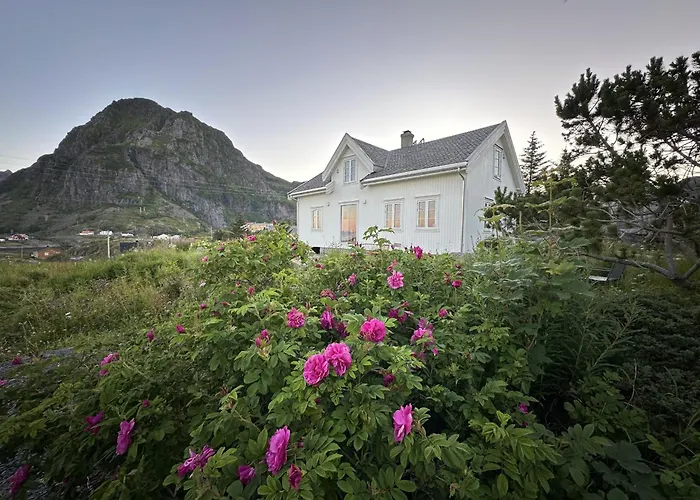 Historic House, 1880 - Stunning Panoramic Views * Sørvågen
