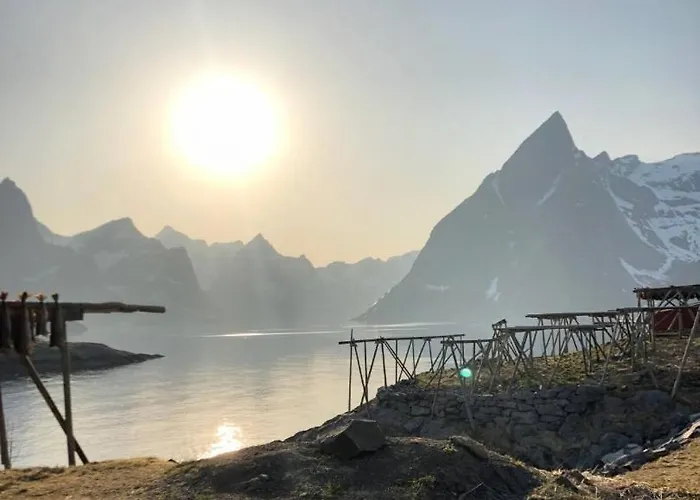 Historic House, 1880 - Stunning Panoramic Views Sørvågen