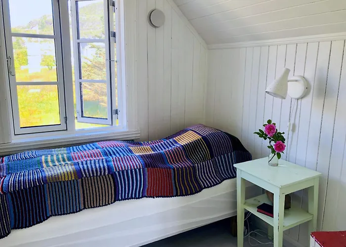Historic House, 1880 - Stunning Panoramic Views Vakantiehuis Sørvågen