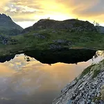 Feriehus Historic House, 1880 - Stunning Panoramic Views Sørvågen